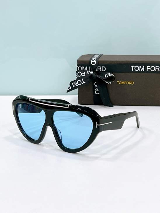 Picture of Tom Ford Sunglasses _SKUfw76702737fw